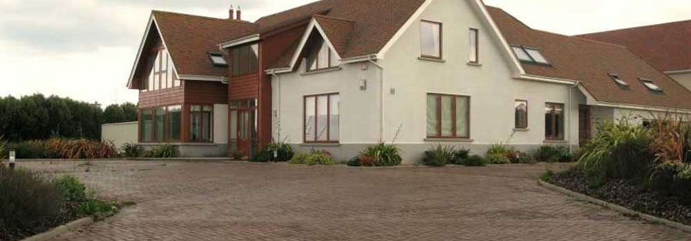 Curracloe Closed-Panel Eco Residence